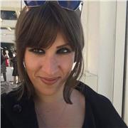 Docente di materie scientifiche impartisce lezioni individuali e di gruppo